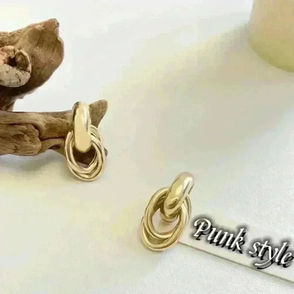 Geometric Alloy Stud Earrings - Picture 4 of 8